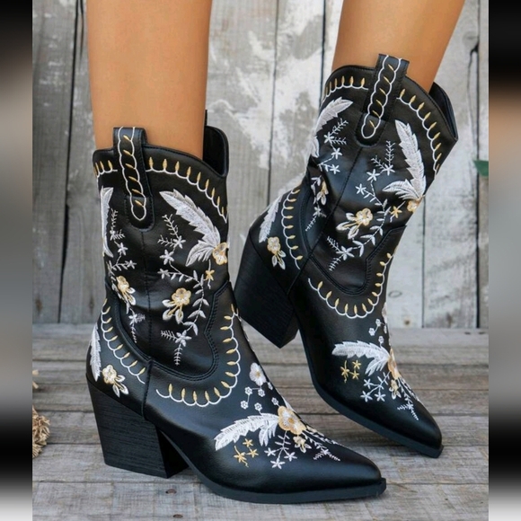 Women's Embroidered Western Floral Pattern Chunky Heel Fashion V-Cut Boots - Picture 3 of 6